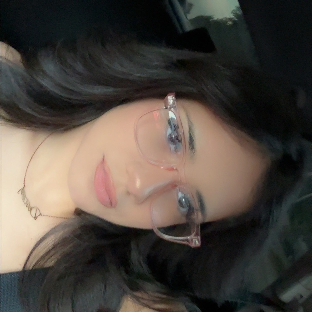 Meet your Posher, Destiny